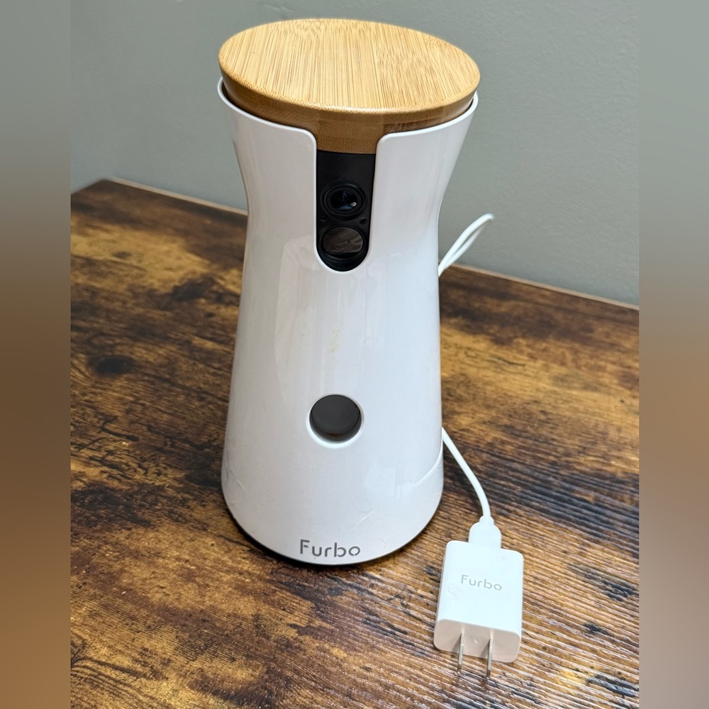 FURBO Pet Camera with Bamboo Lid